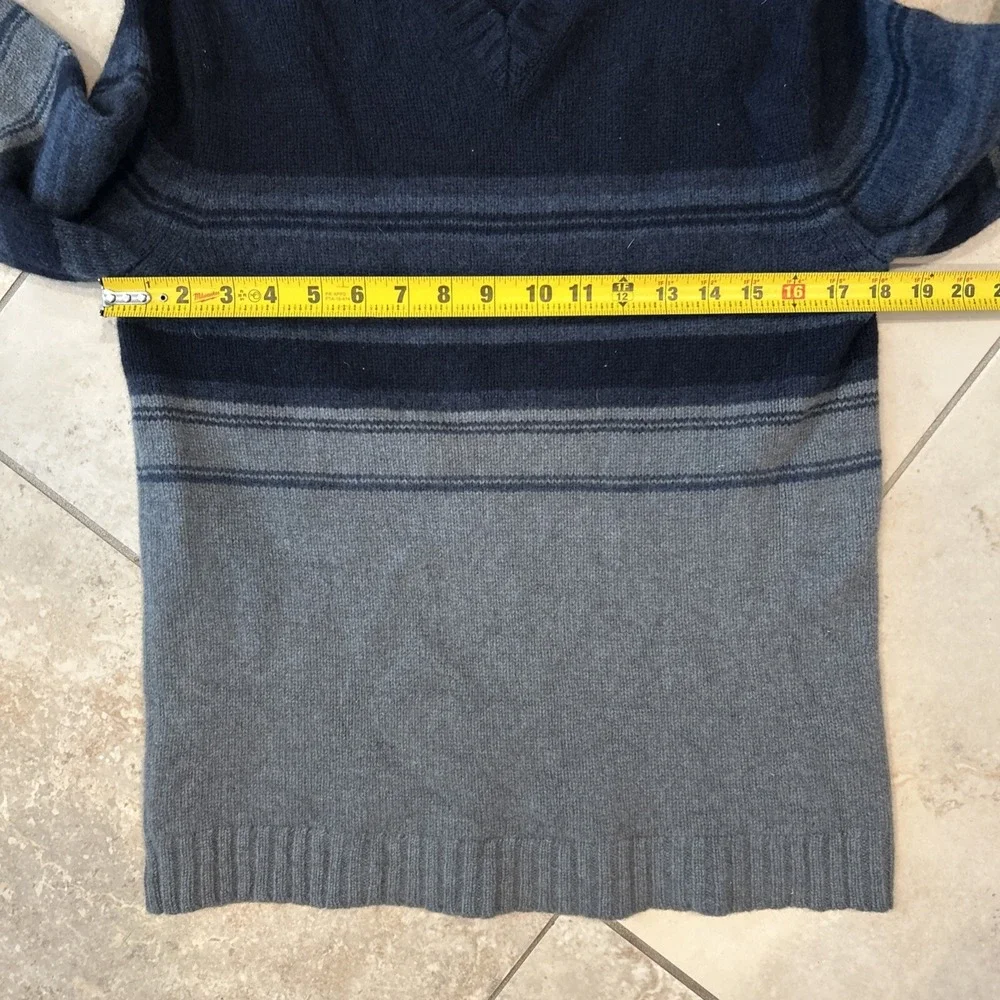 Banana Republic Sweater Mens Small Blue Grey Striped V-Neck Wool Blend Pullover